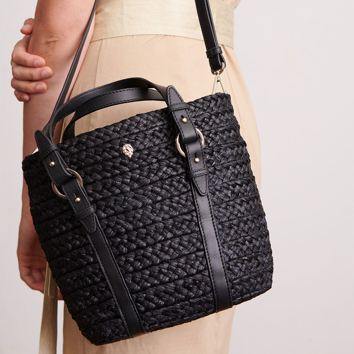 color-charcoal-black