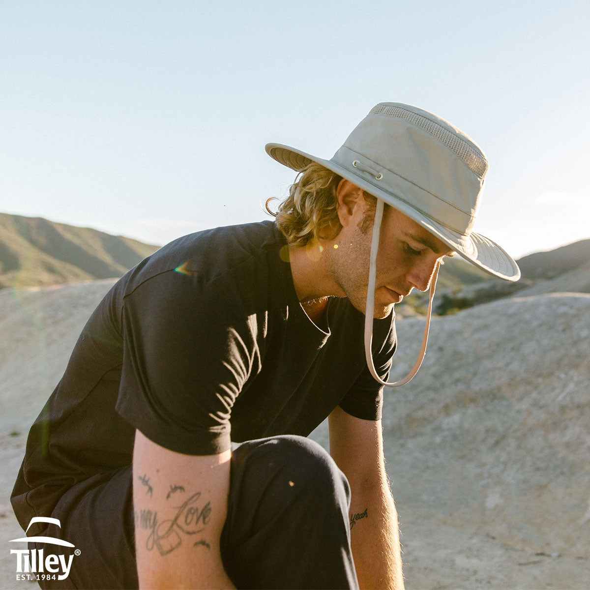 CLAIR DE LUNE Long Brim 6P Cap

黒色 Tilley Airflo Lightweight Broad Brim Sun Hat – Hats.com